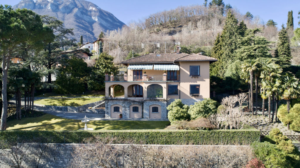 villa with panoramic view Como Lake for sale
