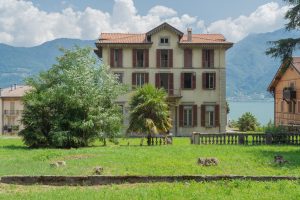 Villa-for-sale-on-Lake-Iseo-Casa&Style-Real-Estate-Agency-Milano-Brianza
